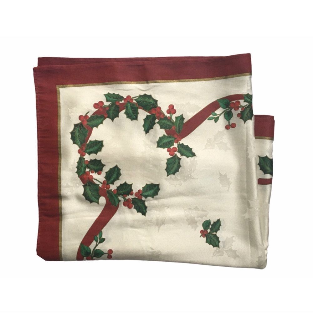 Saint Nicholas Square Christmas Holly Print Rectangular Table Cloth White